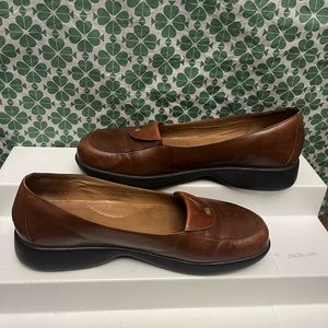 NWOT Womans Dansko Leather Loafers!!!!